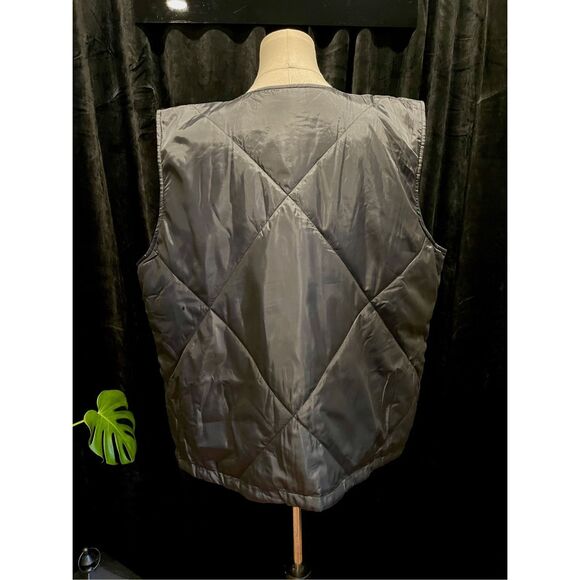 Socialite Black Vest - Picture 9 of 16